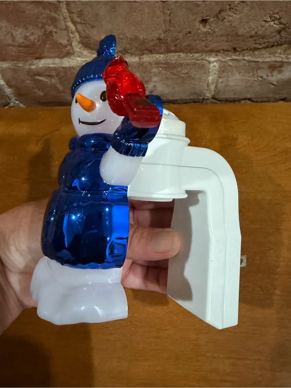 Bath & Body Works Blue Coat Snowman with Red Cardinal wallflower holiday plug in